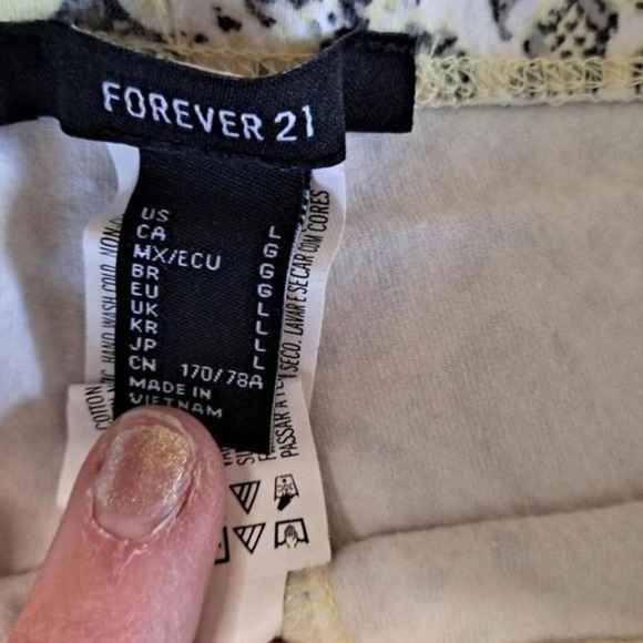 Forever 21 Yellow/Black/White Shorts - Picture 2 of 3